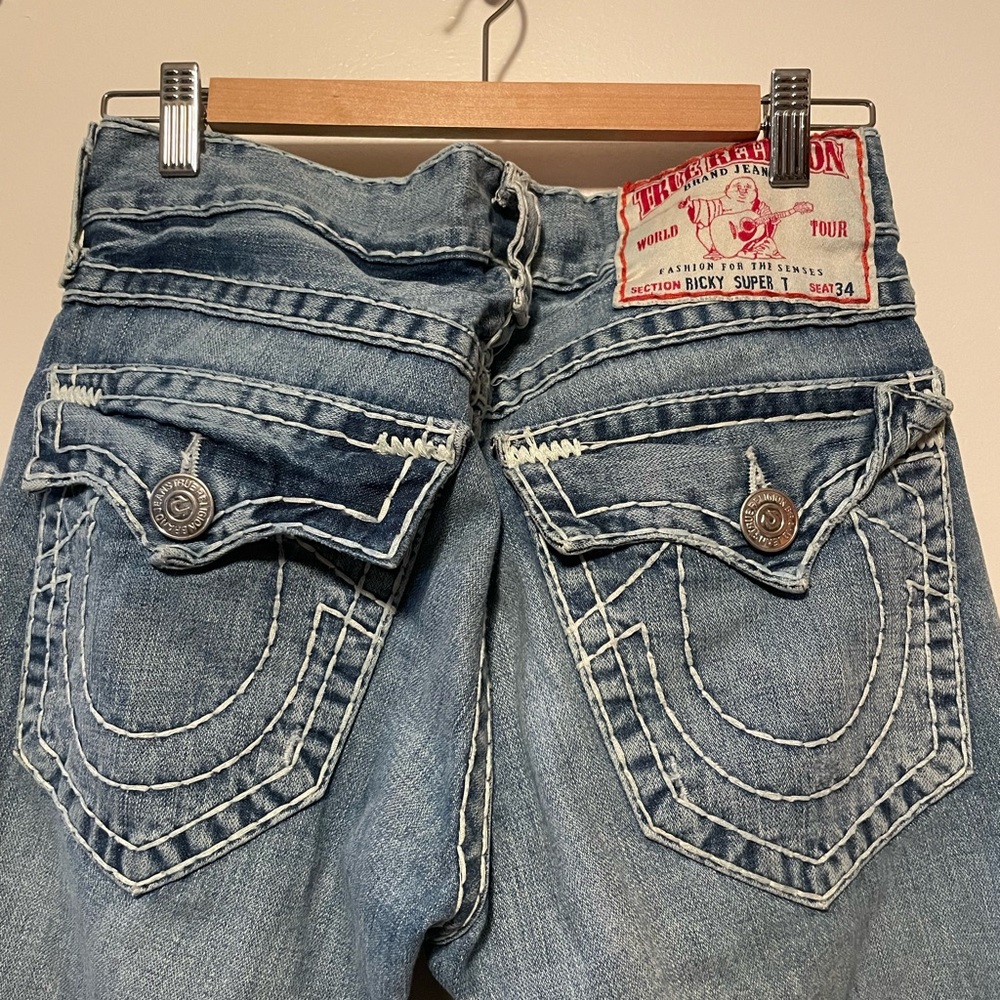 Men’s true religion light wash Ricky super t stitch jeans